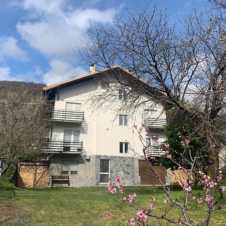 Casa Vacanza Leonardo Apartment Chambave Екстериор снимка