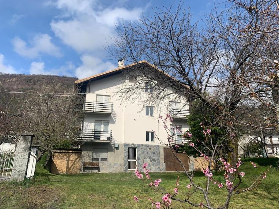 Casa Vacanza Leonardo Apartment Chambave Екстериор снимка